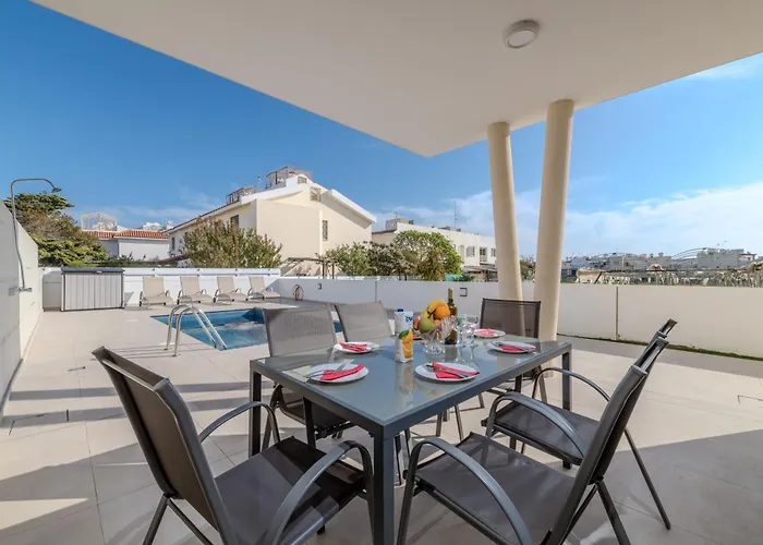 Quattro Rise Vilă Paralimni