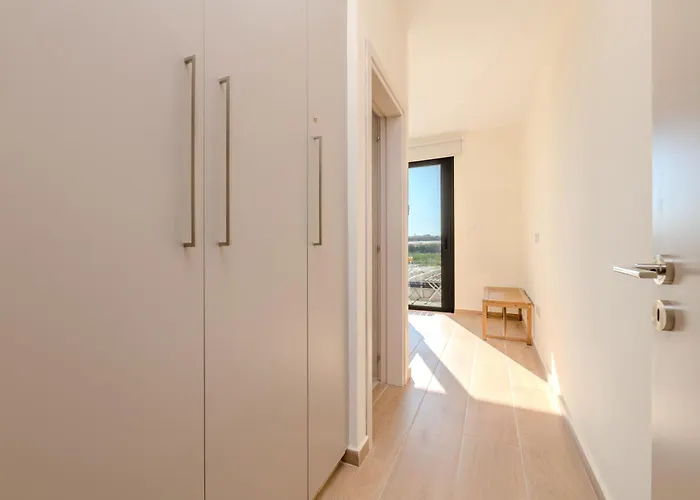 Quattro Rise Paralimni